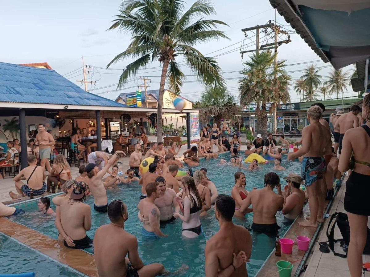 Arena Seaview Hotel Ban Tai Exterior photo